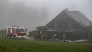 In diesem Haus in Lichtenberg kam der 79-Jährige in der Nacht zum Dienstag ums Leben (Bild: Werner Kerschbaummayr/TEAM FOTOKERSCHI / WERNER KERSCHBAUMMAYR)