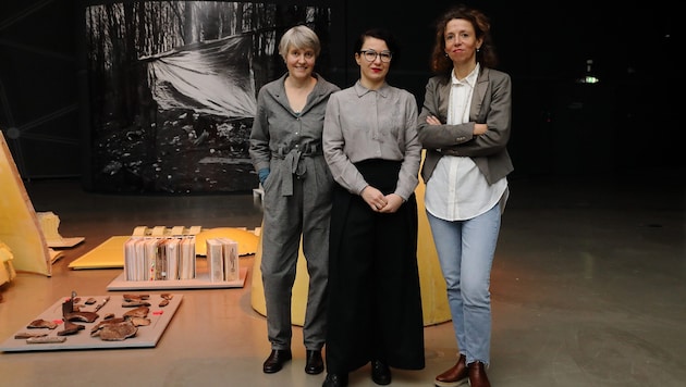 Leading team: Kunsthaus director Andreja Hribernik (center), chief curator Katrin Bucher Trantow (right) and curator Katia Huemer. (Bild: UMJ/J. J. Kucek)