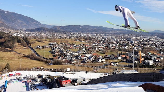 The world's best female ski jumpers will take off in the Alpen Arena in Villach. (Bild: Rene Krammer)