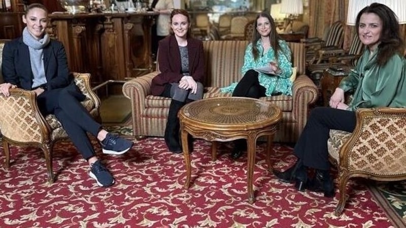 Lisa Schuch-Gubik, Laura Sachslehner, Tanja Pfaffeneder & Petja Mladenova (von links nach rechts) (Bild: krone.tv)