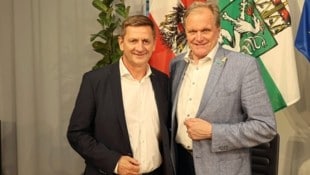 Städtebund-Vorsitzender Kurt Wallner (links) und Gemeindebund-Präsident Erwin Dirnberger sind ...