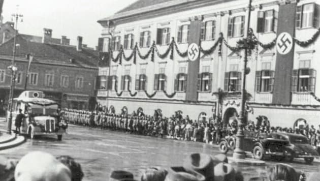 In Zeiten des Nationalsozialismus war der Neue Platz in Kärnten noch nach Adolf Hitler benannt. (Bild: TAO)