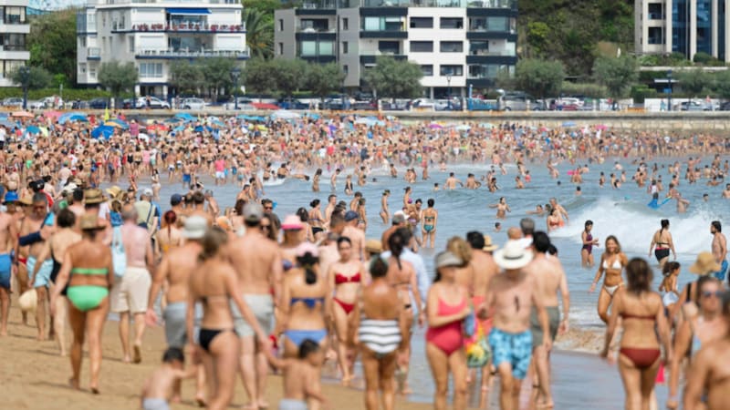 Spanien-Urlauber (Bild: EPA)