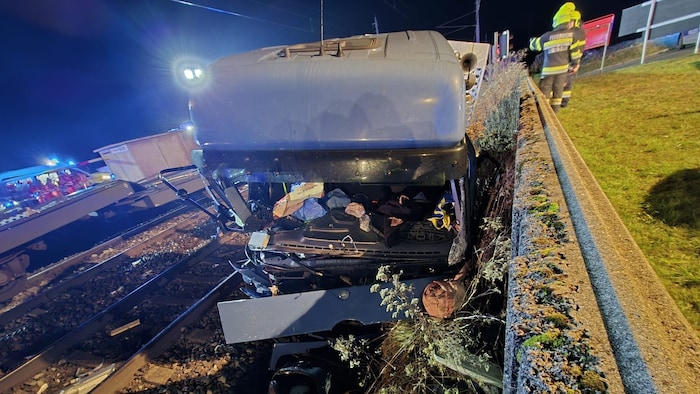 The accident happened at the level crossing near Foirach.