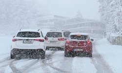 Schnell sind die Straßen in Tirol verstopft und es kommt zu Staus, wenn es überraschend schneit.