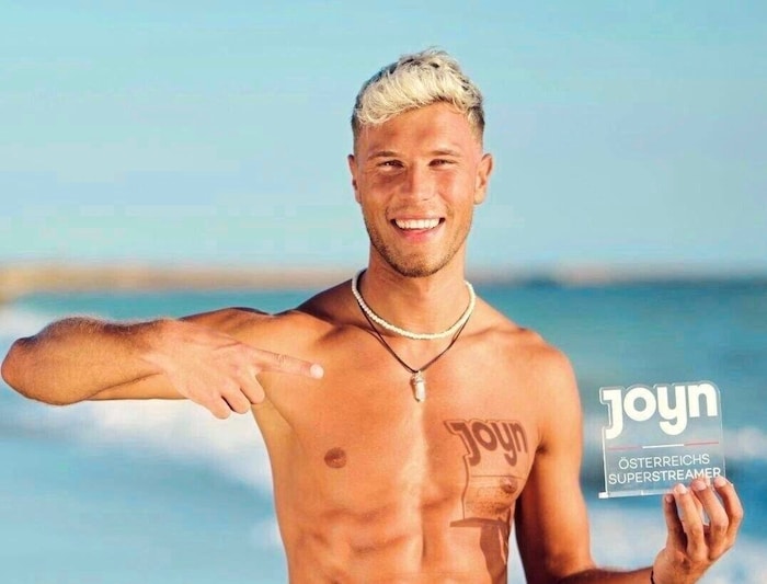 Fischer took part in a dating show.