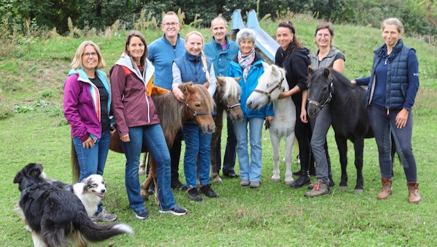 Tenant Evelyne Wolf (2nd from left) receives a lot of support. (Bild: Jöchl Martin)