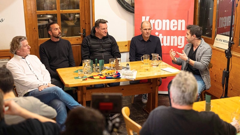 The "Krone" sports round table with Peter Moizi, Martin Stranzl, Andi Herzog, Martin Scherb and Michael Fally (from left to right) (Bild: Urbantschitsch Mario/Mario Urbantschitsch)