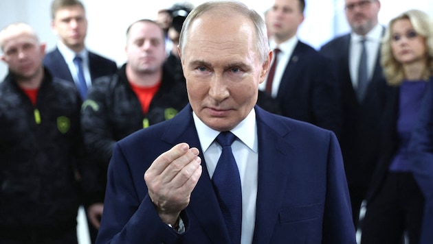 Putin is on the upswing thanks to Trump's history-forgetting turn - this is likely to have a negative impact on Ukraine in the negotiations. (Bild: APA/AFP/POOL/Valery SHARIFULIN)