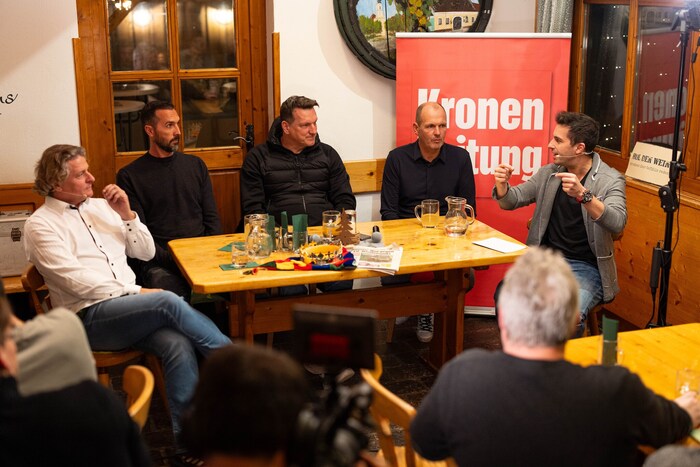 „Krone“-Sportchef Peter Moizi, Martin Stranzl, Andreas Herzog, Martin Scherb und Moderator ...