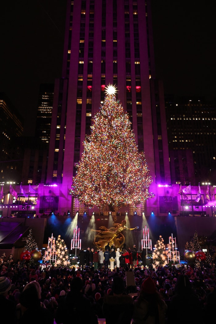 At the top of the tree sits a star weighing around 400 kilograms, designed by star designer ...