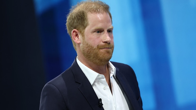 Er habe mit den Online-Trollen, die auf ein Ehe-Aus der Sussexes hoffen, vor allem Mitleid, gab Harry zu. (Bild: APA/Getty Images via AFP/GETTY IMAGES/Michael M. Santiago)