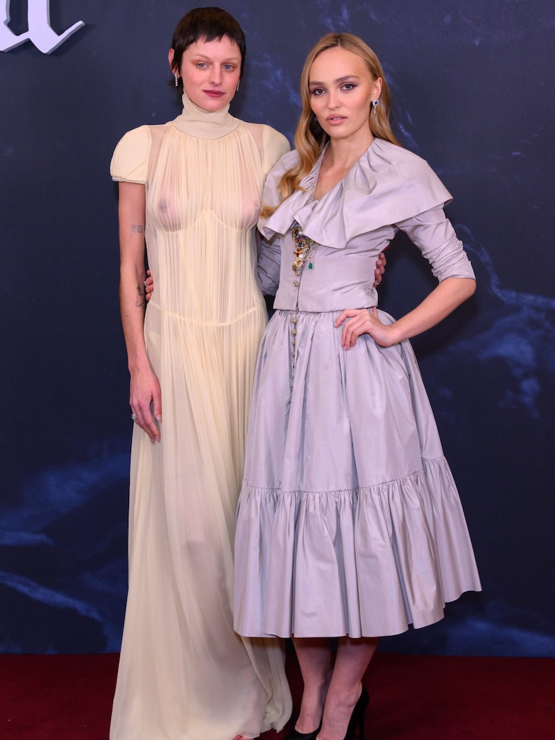 Emma Corrin und Lily-Rose Depp (Bild: picturedesk.com/Joanne Davidson / Camera Press)