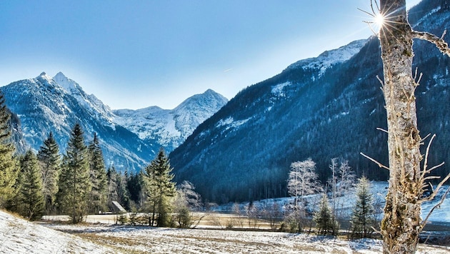 Entlang des malerischen Untertals führen zertifizierte Winterwanderwege. (Bild: Weges )