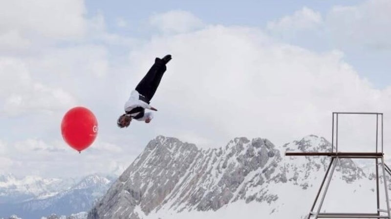 "Vlad" during a performance on the Zugspitze at an altitude of almost 3000 meters (Bild: Prof. Wacko)