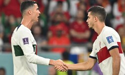 Andre Silva (re.) wechselt nicht nach Salzburg.