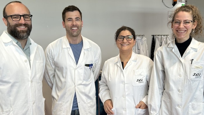 Ian Teasdale (left), Stephan Haudum from the Institute of Polymer Chemistry and Eleni Priglinger ...