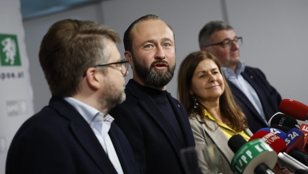 Max Lercher with Hannes Schwarz (left), Doris Kampus and Jörg Leichtfried. (Bild: APA/ERWIN SCHERIAU)