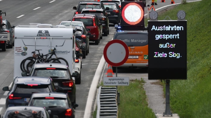 Winter tourists use the exits to avoid the A10 traffic jam.
