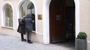 Salzburger und Touristen müssen sich vielfach mit leeren Schaufenstern begnügen.