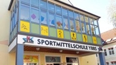 Kritik nach Magazin-Verteilung in der Sportmittelschule in Ybbs. (Bild: zVg)