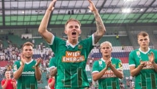 Am 1. September wurde Isak Jansson nach seiner Gala gegen Salzburg vom Block West gefeiert. Sein letzter großer Auftritt. (Bild: GEPA pictures)