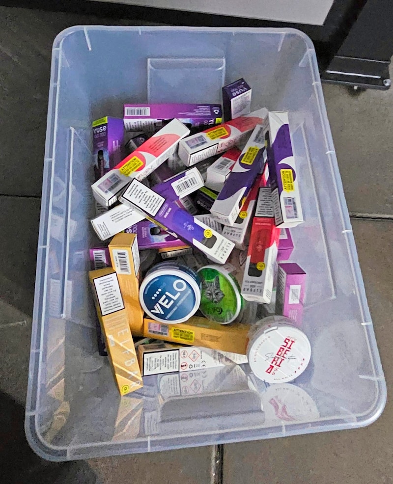 E-cigarettes and nicotine pouches are no longer available, the tenant removed them. (Bild: Tragner Christian)