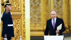 Hauptsache Gold, scheint das Motto von Wladimir Putin zu sein. (Bild: ASSOCIATED PRESS)