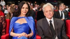 Catherine Zeta-Jones und Michael Douglas beim Red Sea International Festival (Bild: APA Pool/AFP/Red Sea Film Festival/Patrick Baz)