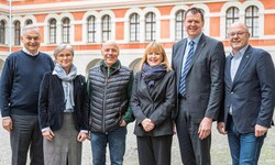 Von links: Gerhard Stark, Andrea Kurz, Erich Schaflinger, Michaela Wlattnig, Ulf Drabek und ...