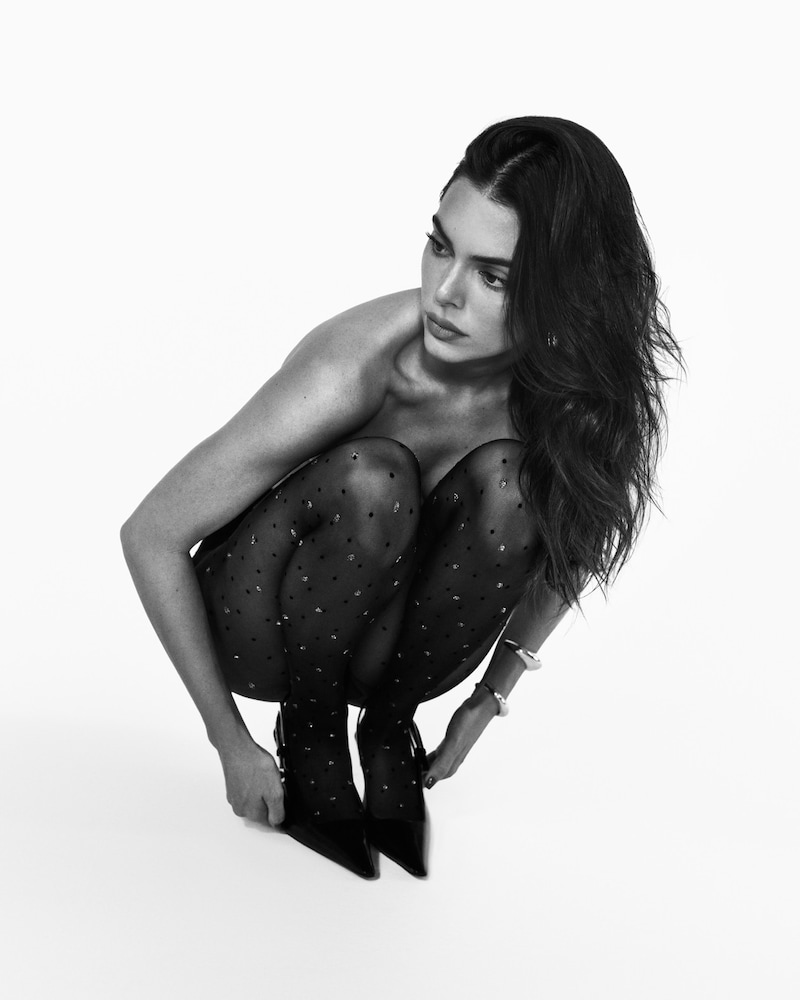 Kendall Jenner admits that tights are her "favorite accessory for winter". (Bild: Calzedonia)