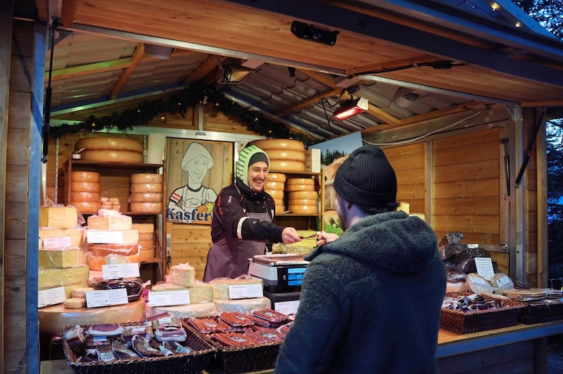 Zahlreiche Aussteller bieten allerlei Köstlichkeiten. (Bild: Johanna Birbaumer)