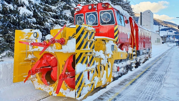 Eine der im Einsatz befindlichen Beilhack Schneeschleudern  (Bild: Klaus Loibnegger)