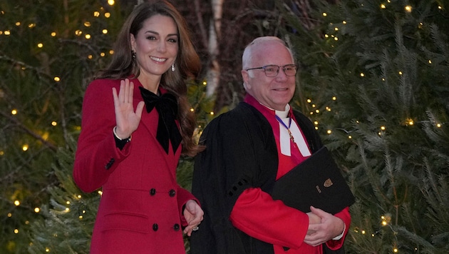 Kate bei ihrer Ankunft zum Weihnachtsgottesdienst (Bild: ASSOCIATED PRESS)