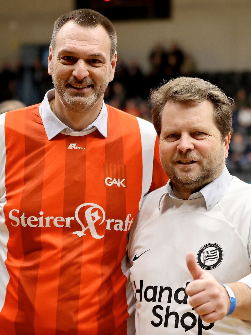 Tournament organizers and sponsors: Andreas Cretnik, Alwera AG, and Oliver Wieser (right) from Autohaus Vogl und Co. (Bild: GEPA/GEPA pictures)