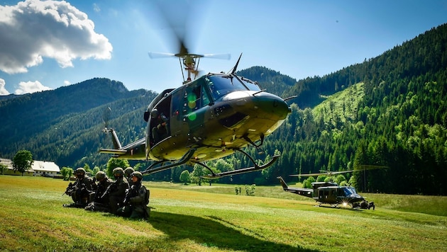 Up to four helicopters will be in action. (Bild: Michael Steinberger/Bundesheer)