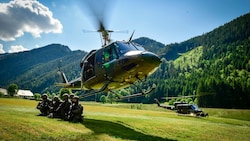 Bis zu vier Hubschrauber werden im Einsatz stehen. (Bild: Michael Steinberger/Bundesheer)