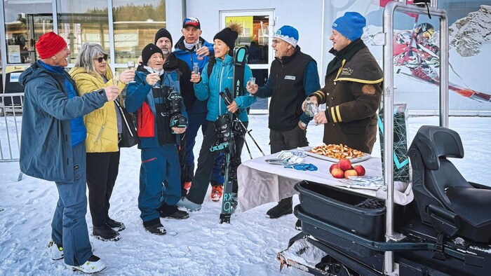 Shortly beforehand, Gottfried received new ski equipment from Kästle from Barbara Wörz. 