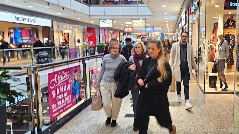 Das Einkaufszentrum City Arkaden war schon morgens gut besucht. (Bild: Tragner Christian/Tragner)