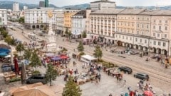 Der bereits vom Durchzugsverkehr befreite Hauptplatz wird attraktiviert. (Bild: Scharinger Daniel)