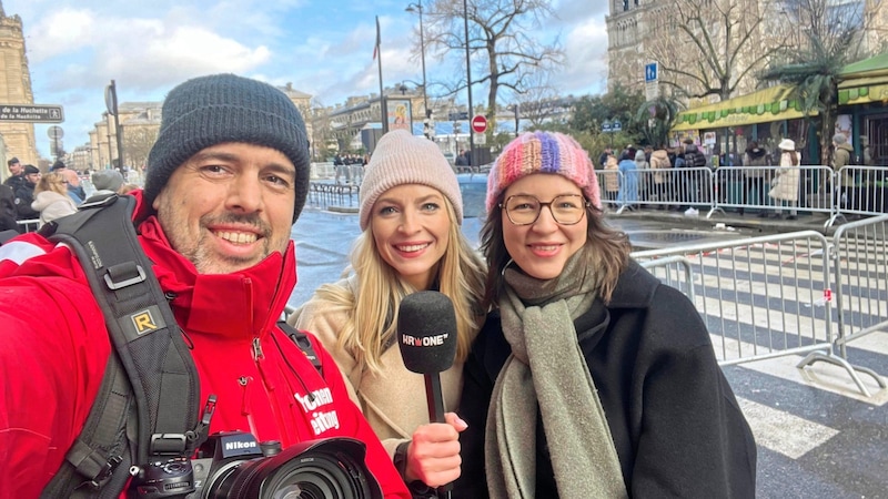 On location in Paris for the "Krone": Imre Antal (photos), Jana Pasching (krone.tv) and Hannah Michaeler (editor) (Bild: Antal Imre)