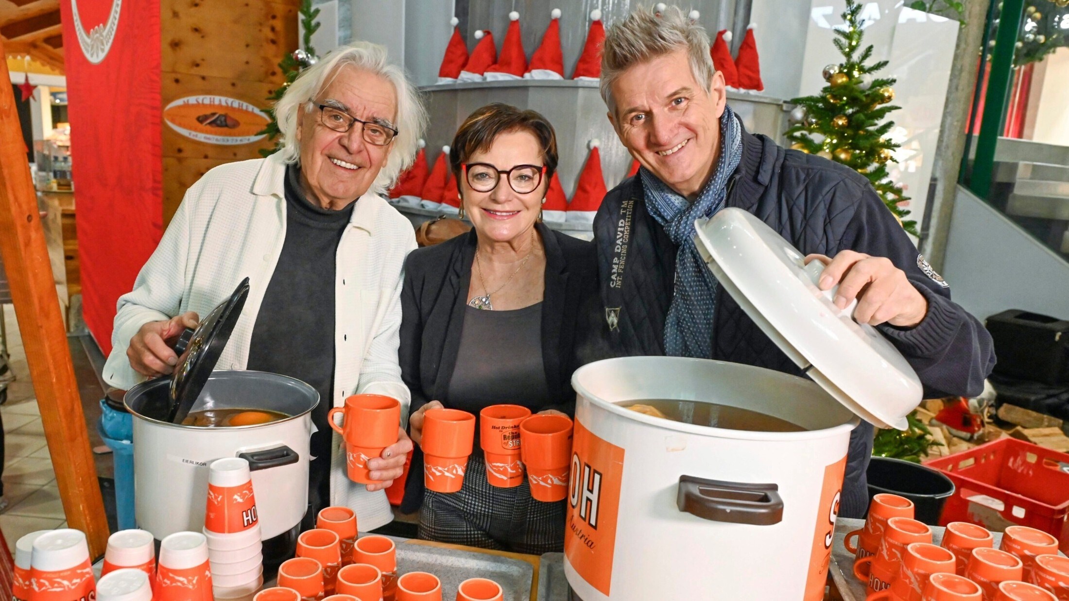 Dieter "Dietlinde" Schwanter, LR Beate Prettner and Silvio Samoni took care of the ...