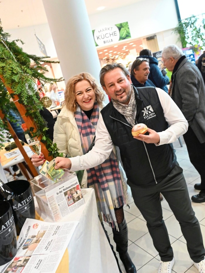 K&K kitchen chef Paul Kral donated diligently.