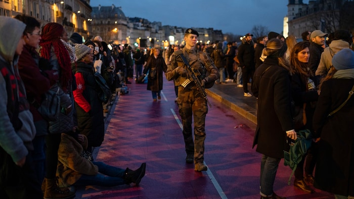 The fear in terror-stricken Paris is great, the security forces are enormous.