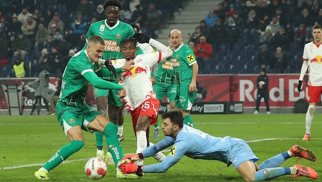 Bei Salzburg gegen Rapid ging‘s turbulent zur Sache. (Bild: APA/KRUGFOTO)