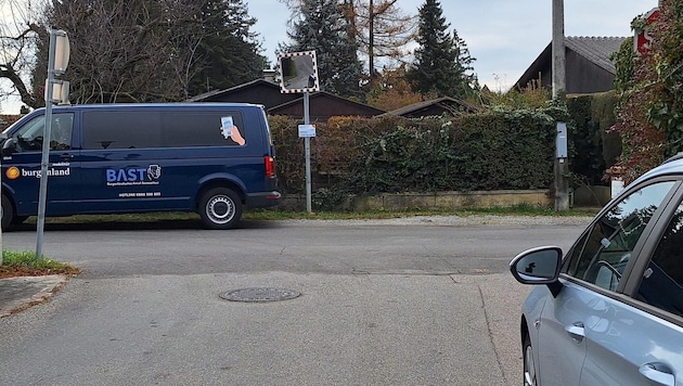 The car is left behind today - the shared cab arrives at the stop three minutes early and is already waiting for the passenger. (Bild: HS)