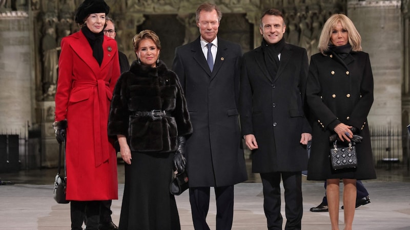 Emmanuel Macron with his wife Brigitte and the Grand Duke of Luxembourg, Henri and his wife Maria Teresa (Bild: picturedesk.com/CHRISTOPHE PETIT TESSON / AFP / picturedesk.com)