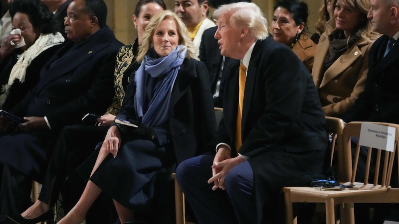 Donald Trump and Jill Biden (Bild: picturedesk.com/THIBAULT CAMUS / AFP / picturedesk.com)