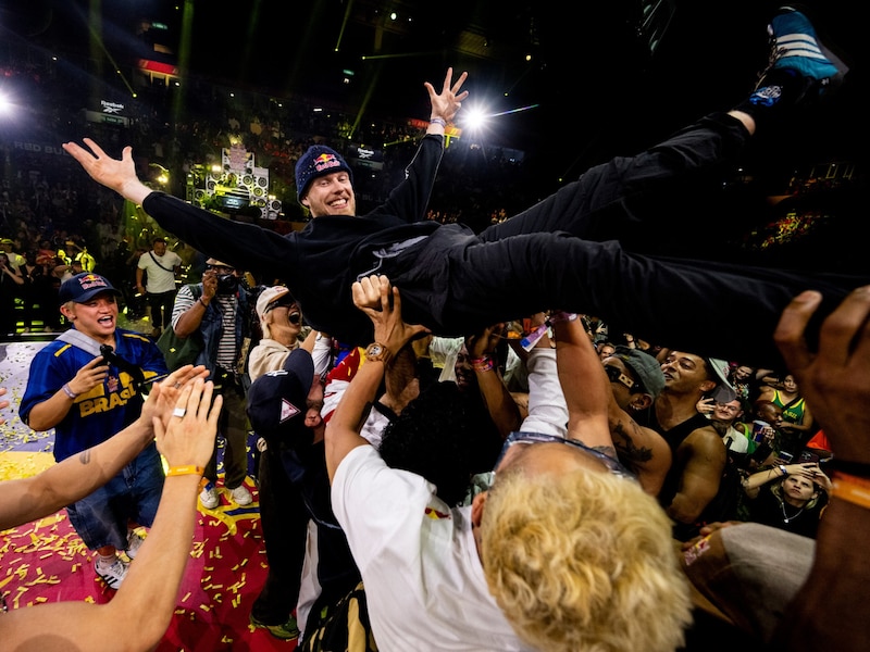 In the end, Menno was widely celebrated for his triumph. (Bild: Little Shao / Red Bull Content Pool)