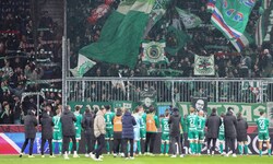 1500 mitgereiste Rapid-Anhänger feierten das Remis fast wie einen Sieg.